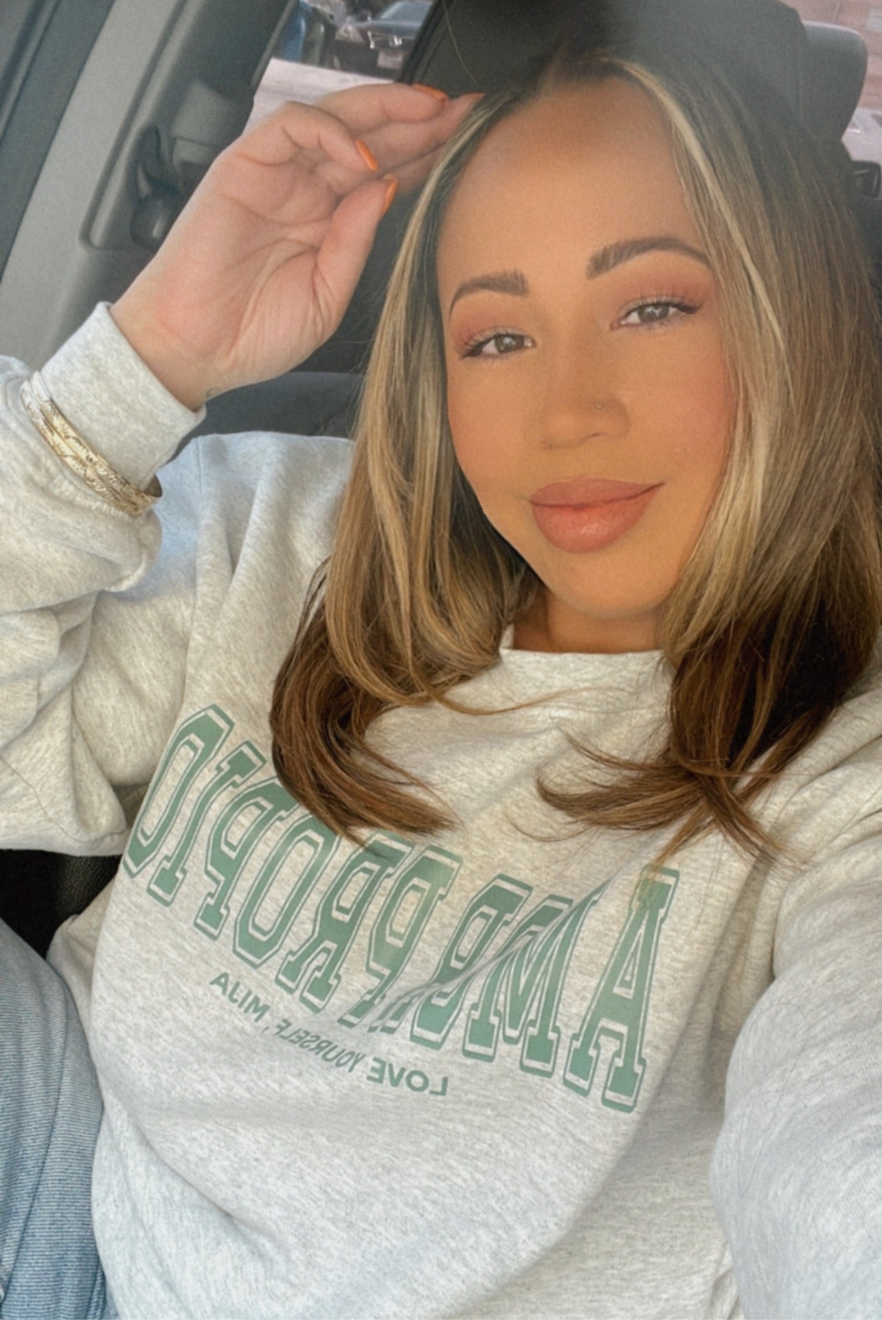 AMOR PROPIO CREWNECK