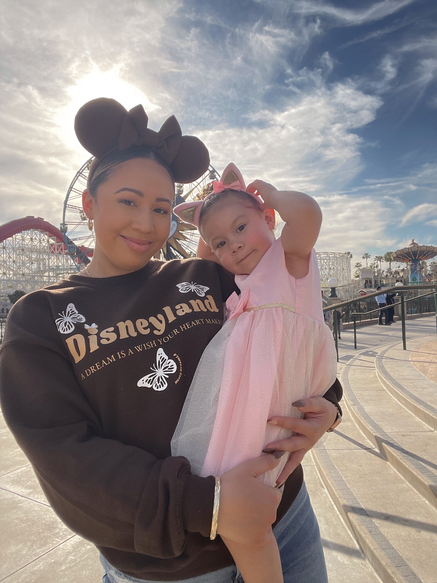 DISNEYLAND DREAM CREWNECK