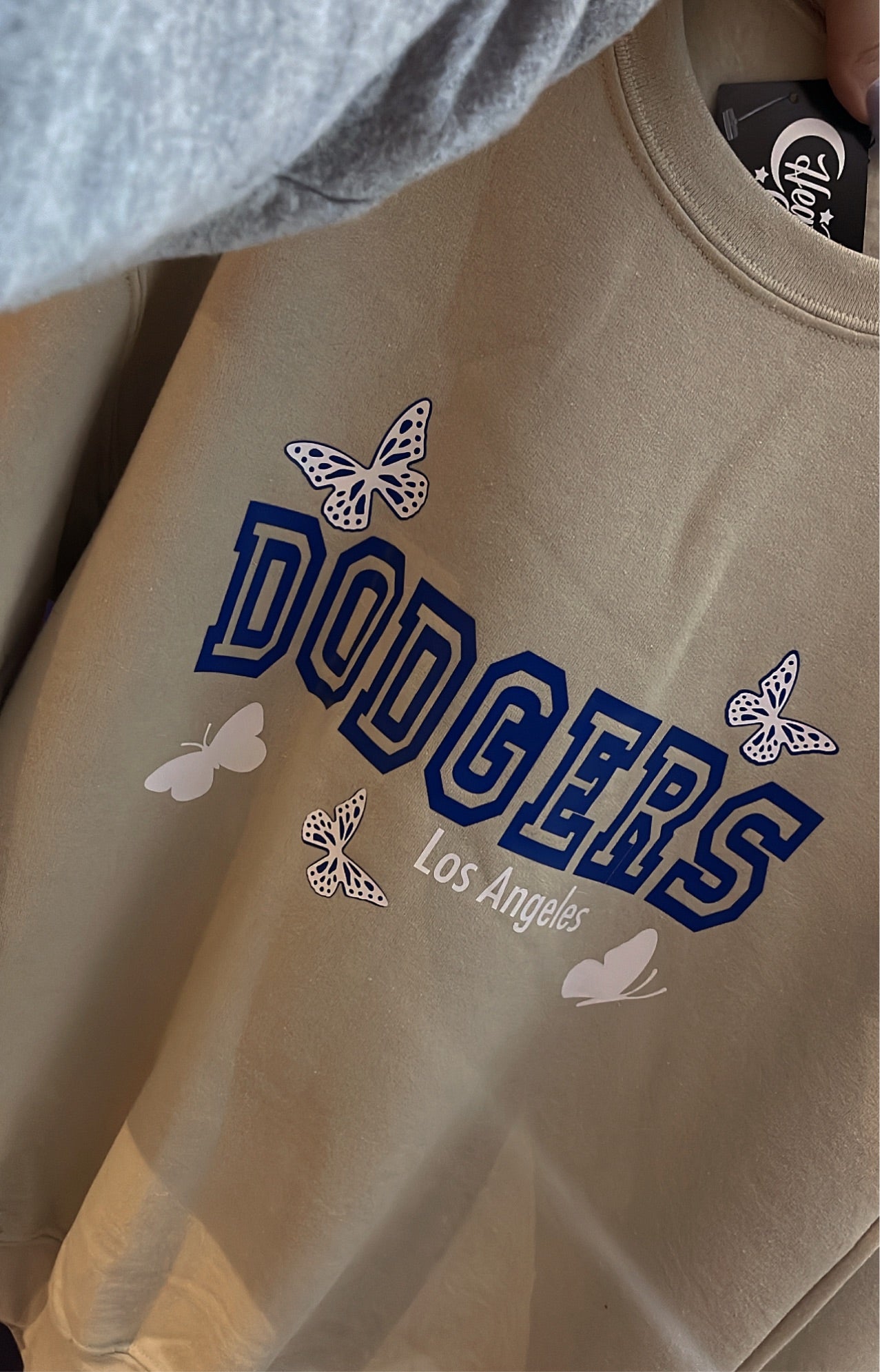MARIPOSA DODGERS CREWNECK | BEIGE